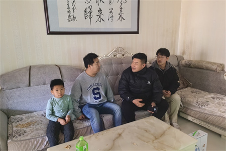 “家校携手，共育未来”——ag8亚集团九游会官方网站艺术学院开展“家校共育”家访活动