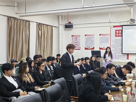 ag8亚集团九游会官方网站艺术学院团总支学生会 第十一周团学例会圆满结束