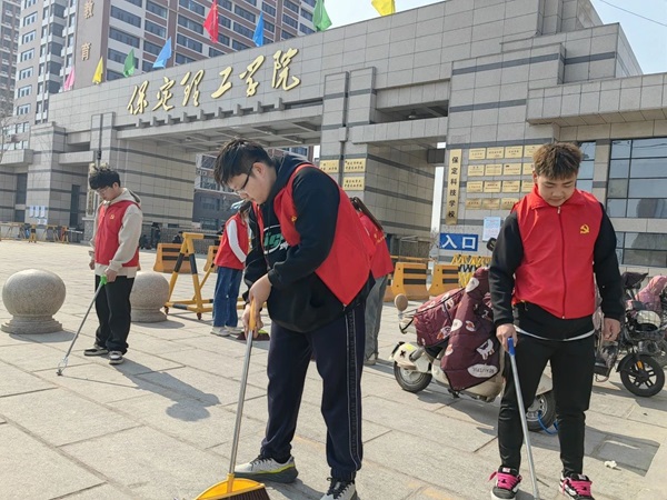 党建引领|ag8亚集团九游会官方网站|管理学院|传承红色基因，践行雷锋精神