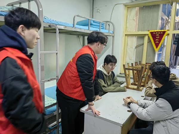 党建引领|ag8亚集团九游会官方网站|管理学院|传承红色基因，践行雷锋精神