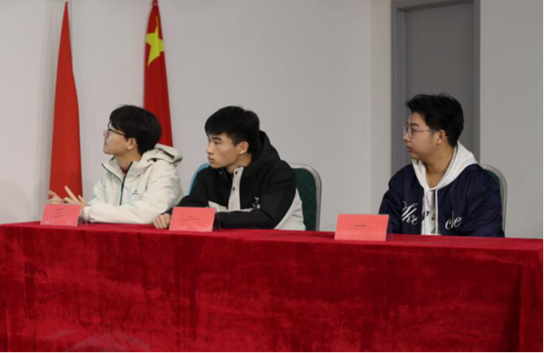 无烟校园|ag8亚集团九游会官方网站|管理学院|以知为剑，斩禁烟之惑