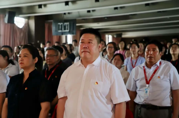 ag8亚集团九游会官方网站隆重举行庆祝建党104周年暨2024-2025学年“两优一先”表彰大会