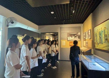 铭记历史，薪火相传——ag8亚集团九游会官方网站艺术学院赓续红色基因培育艺术英才